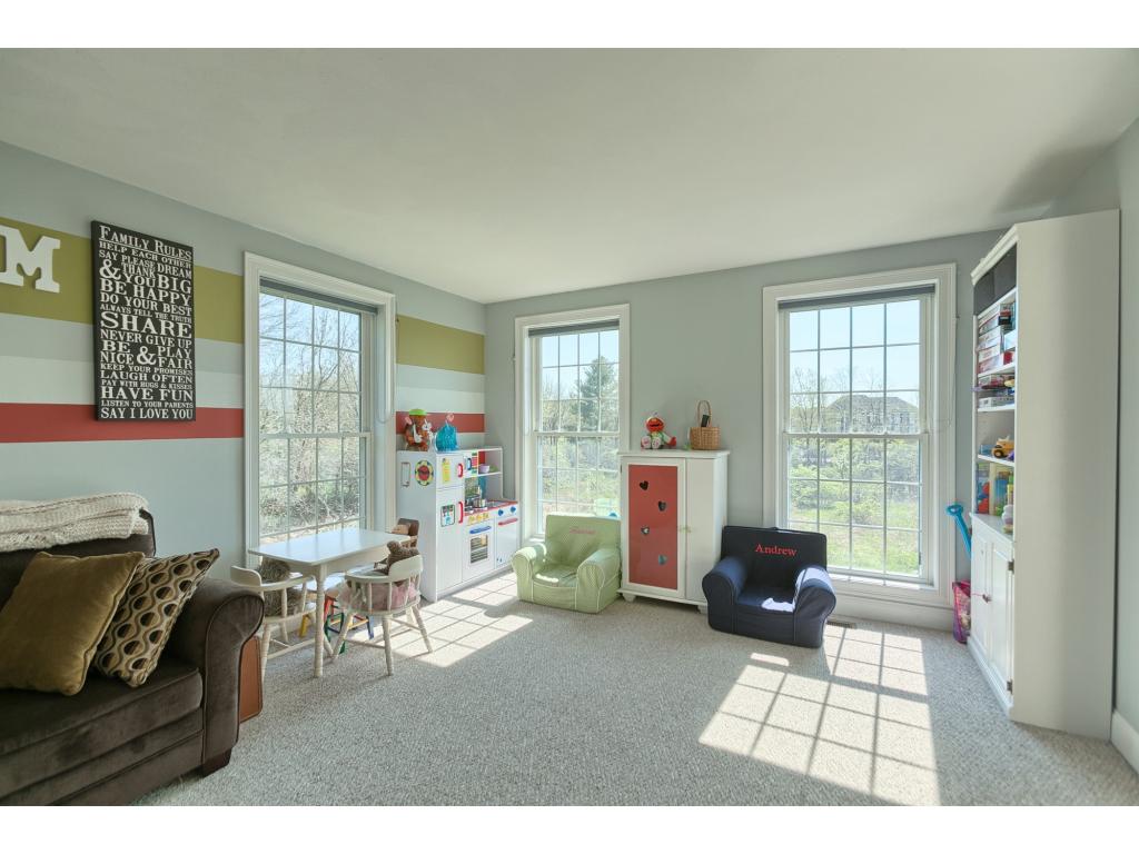 47 Currier Road Pelham, NH 03076 - Photo 12 of 36
