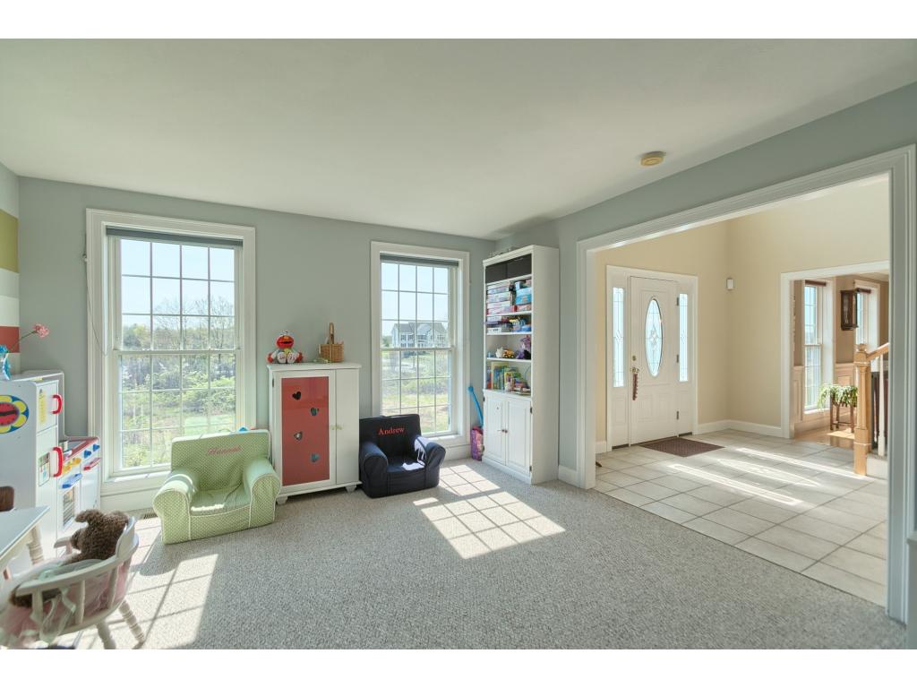47 Currier Road Pelham, NH 03076 - Photo 13 of 36