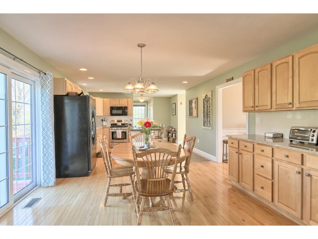 47 Currier Road Pelham, NH 03076 - Photo 9 of 36