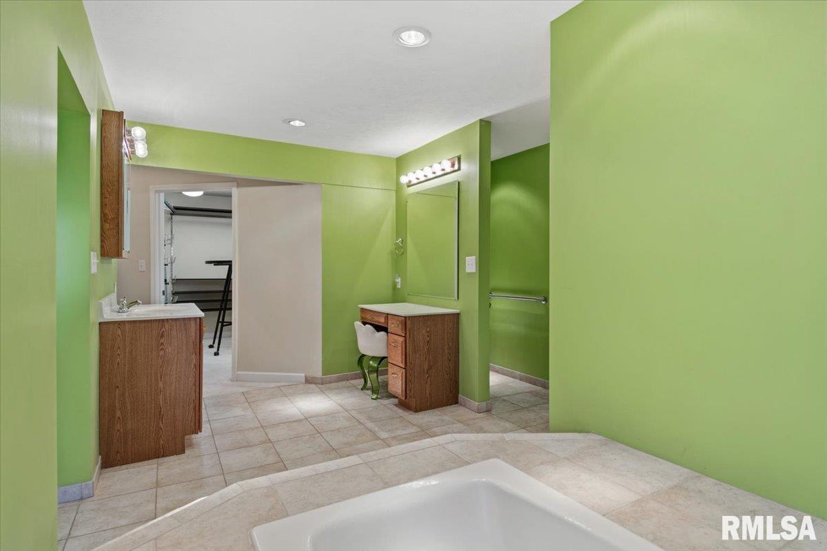 1013 East Lake Shore Drive Springfield, IL 62712 - Photo 47 of 82