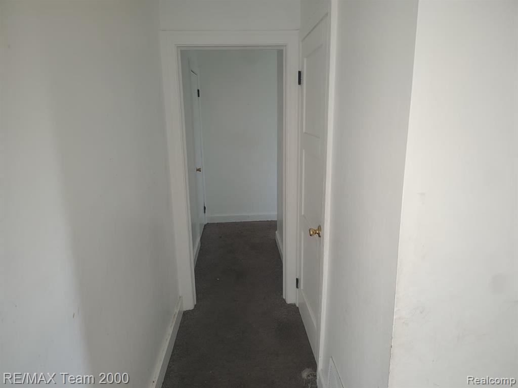 8860 Appoline Street Detroit, MI 48228 - Photo 30 of 45