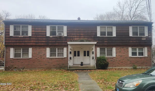 $1,800 | 143 Oneco Avenue, New London, CT 06320