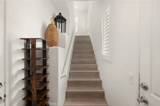 a view of entryway and gallery