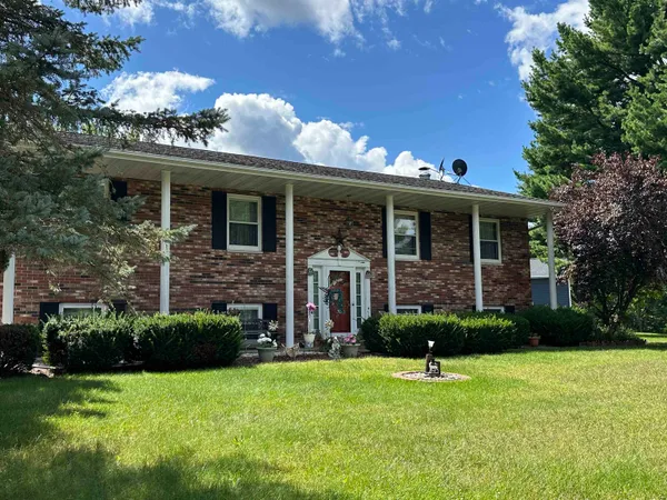 $359,900 | 911 Pine Drive, Wisconsin Dells, WI 53965