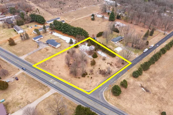 $77,000 | 22889 Red Arrow Highway, Mattawan, MI 49071