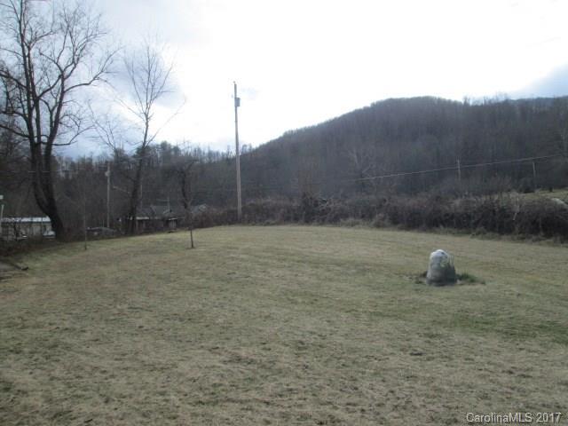 136 Asbury Road Canton, NC 28716 - Photo 5 of 24 a view of a backyard
