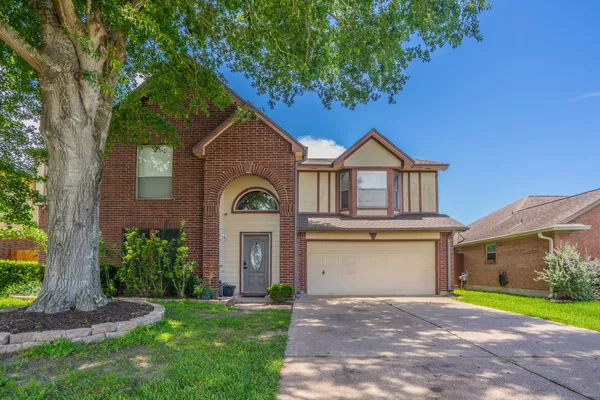 $340,000 | 2304 Caroline Street, Dickinson, TX 77539