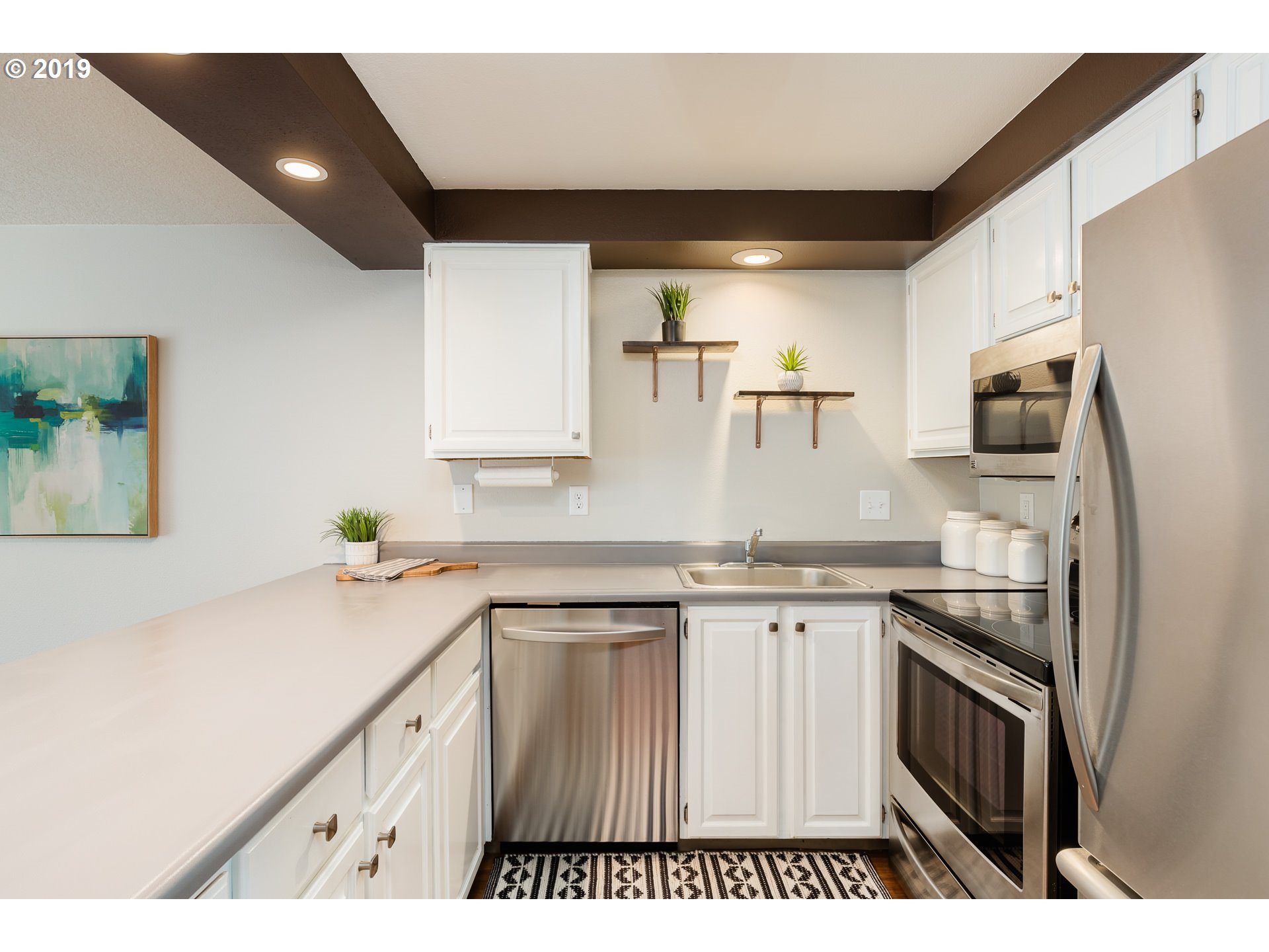 5567 Southwest Multnomah Boulevard Portland, OR 97219 - Photo 11 of 26