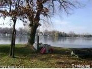 Vac Crescent Point Road Waterford, MI 48327 - Photo 2 of 5 Lake View2.jpg