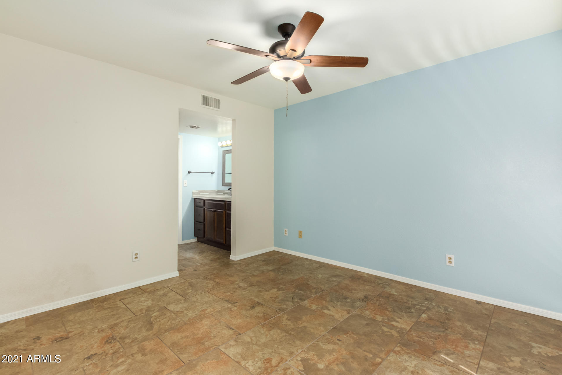 134 East Beck Lane Phoenix, AZ 85022 - Photo 11 of 25 0014-Beck-14