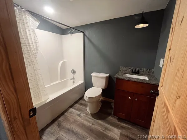 $389,900 | 27286 Forbes Road, Edwards, MO 65326