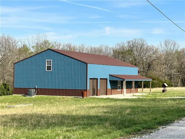 $389,900 | 27286 Forbes Road, Edwards, MO 65326