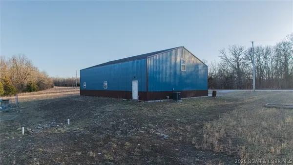 $389,900 | 27286 Forbes Road, Edwards, MO 65326