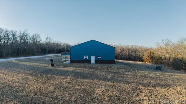 $389,900 | 27286 Forbes Road, Edwards, MO 65326