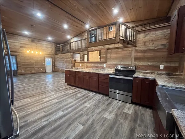 $389,900 | 27286 Forbes Road, Edwards, MO 65326