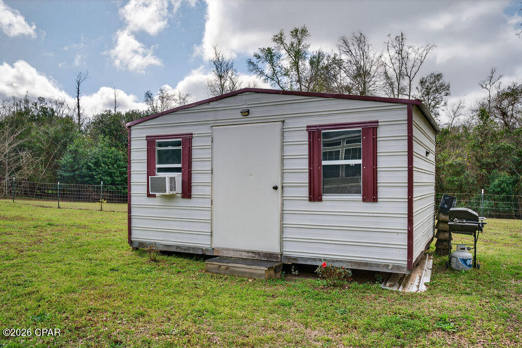 2735 Chipley Street Cottondale, FL 32431 - Photo 30 of 35