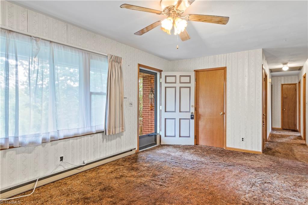 139 Duke Road Mount Airy, NC 27030 - Photo 5 of 23 Living Room
