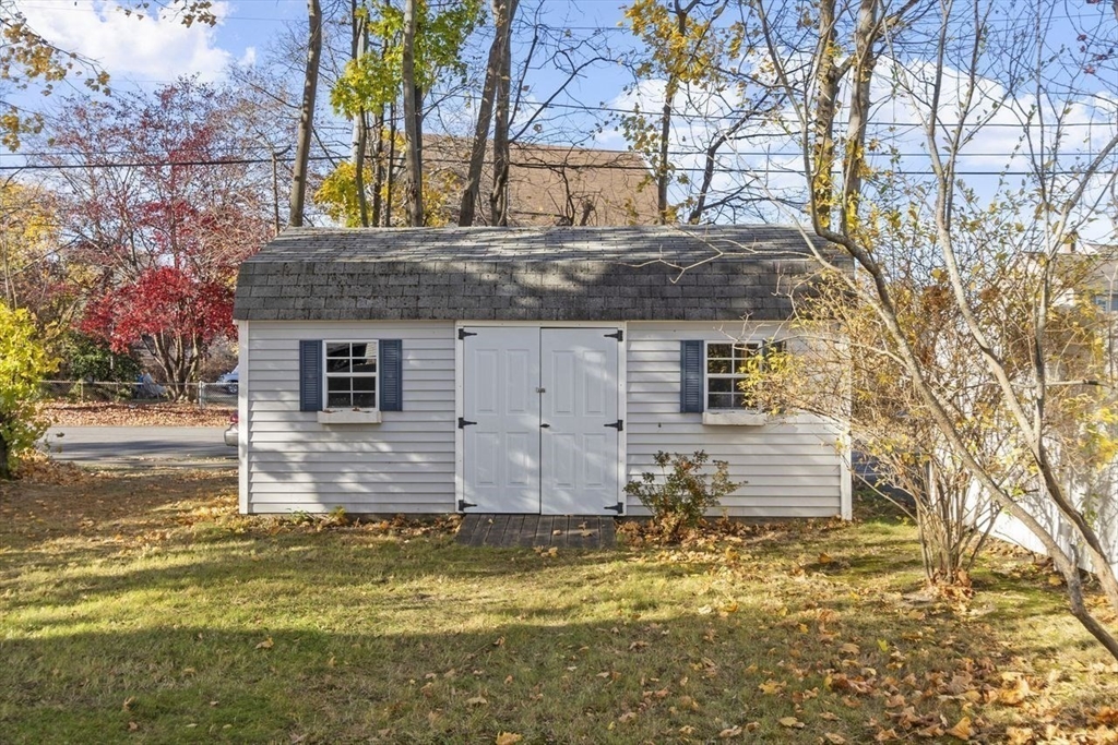 15 Waverly Road North Andover, MA 01845 - Photo 19 of 27 Gallery Image 19