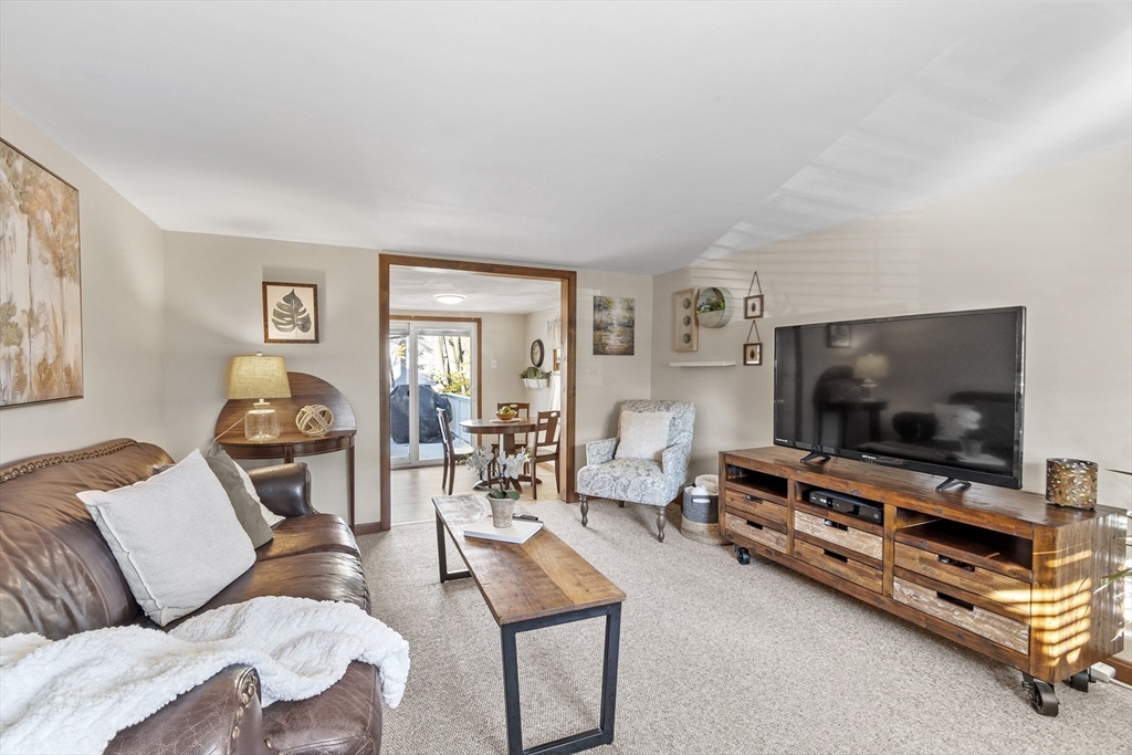 15 Waverly Road North Andover, MA 01845 - Photo 8 of 27 Gallery Image 8