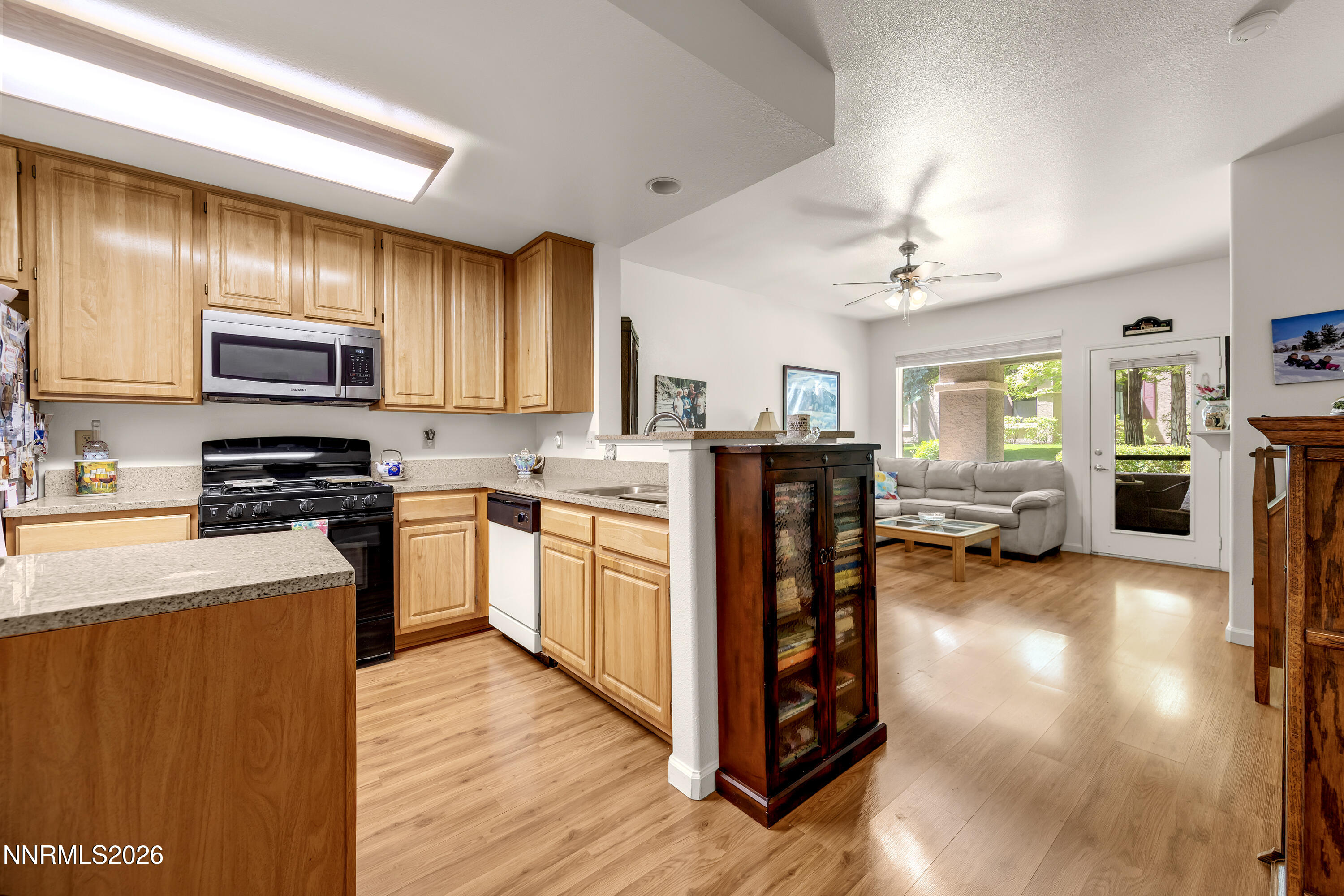 900 South Meadows Parkway, Unit 2212 Reno, NV 89521 - Photo 6 of 31 Kitchen/Living Room