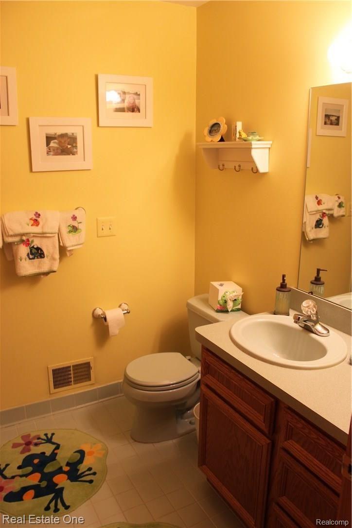 291 Stoddard Road Columbus, MI 48063 - Photo 24 of 38 img_2748.jpg