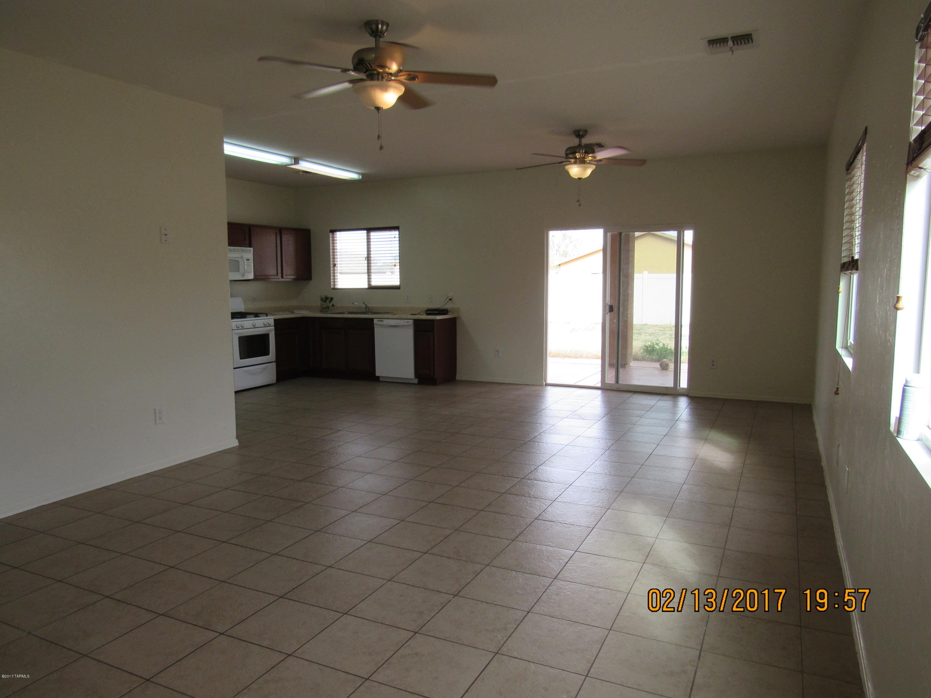 8316 West Razorbill Drive Tucson, AZ 85757 - Photo 4 of 32 Gallery Image 4