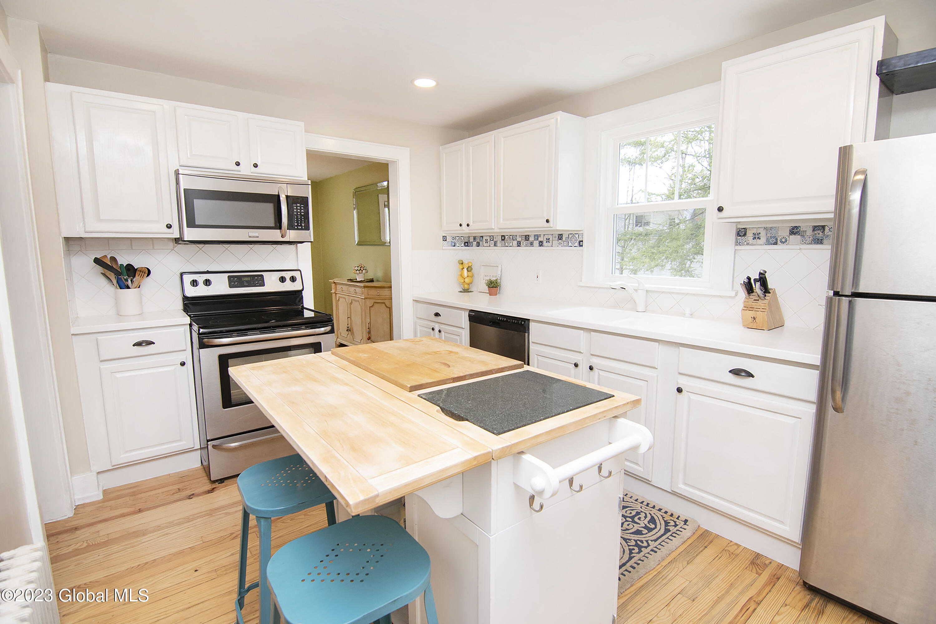 49 New Shaker Road Colonie, NY 12205 - Photo 10 of 34 CRG_7133