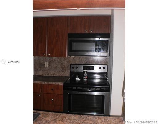 949 Riverside Drive, Unit 427 Coral Springs, FL 33071 - Photo 3 of 7