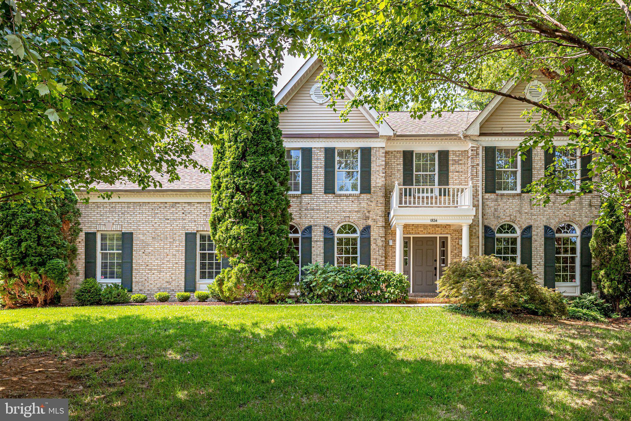 1326 Dasher Lane Reston, VA 20190 - Photo 2 of 91 Gallery Image 2