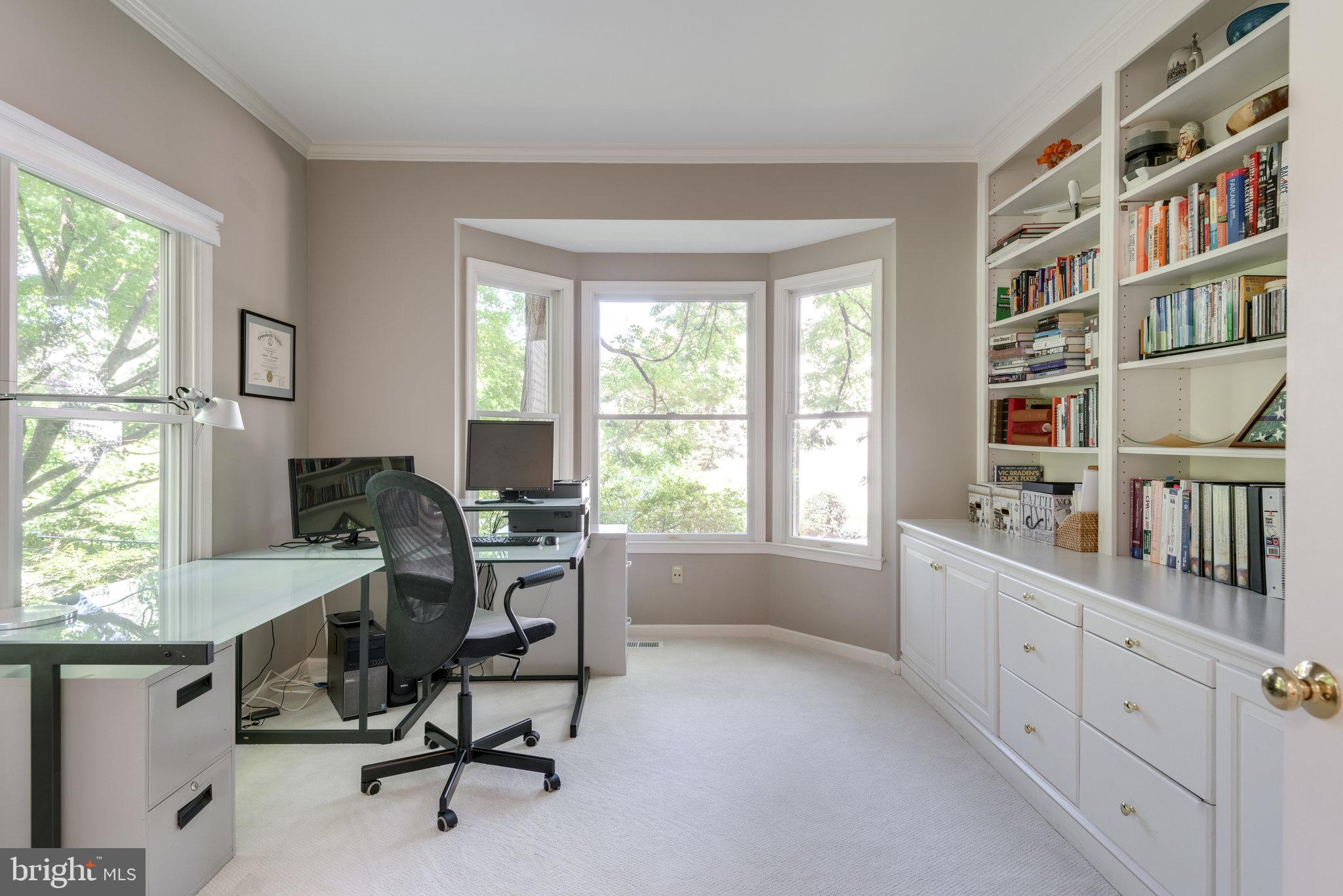 1326 Dasher Lane Reston, VA 20190 - Photo 18 of 91 Gallery Image 18