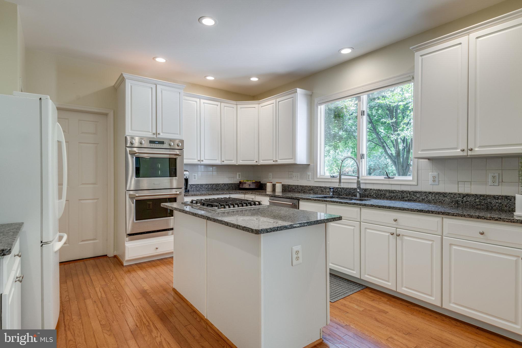 1326 Dasher Lane Reston, VA 20190 - Photo 24 of 91 Gallery Image 24