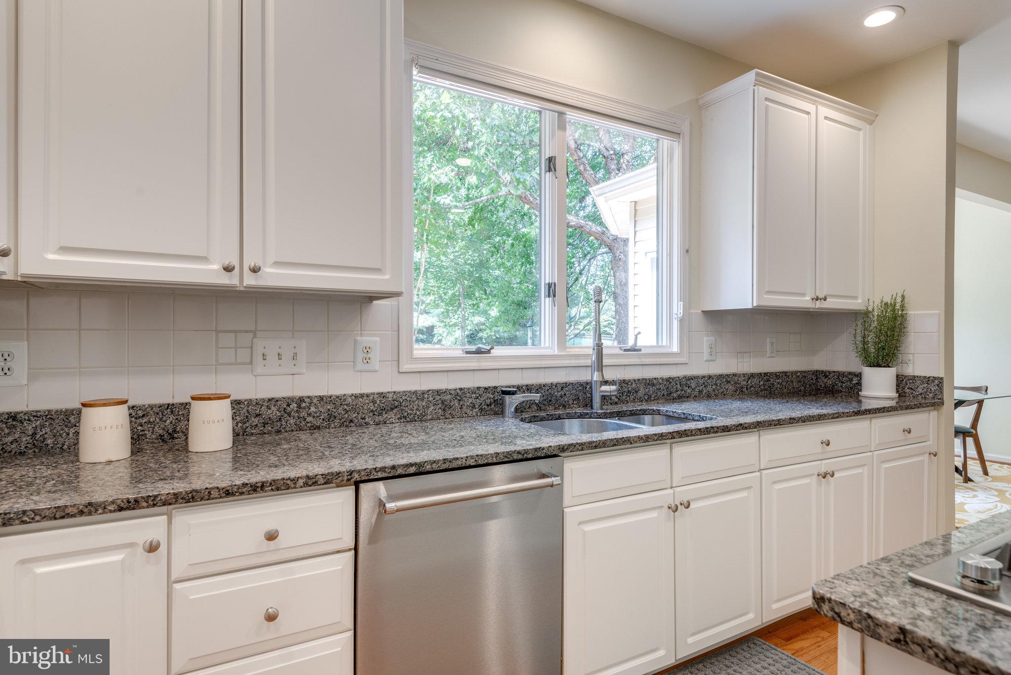 1326 Dasher Lane Reston, VA 20190 - Photo 28 of 91 Gallery Image 28