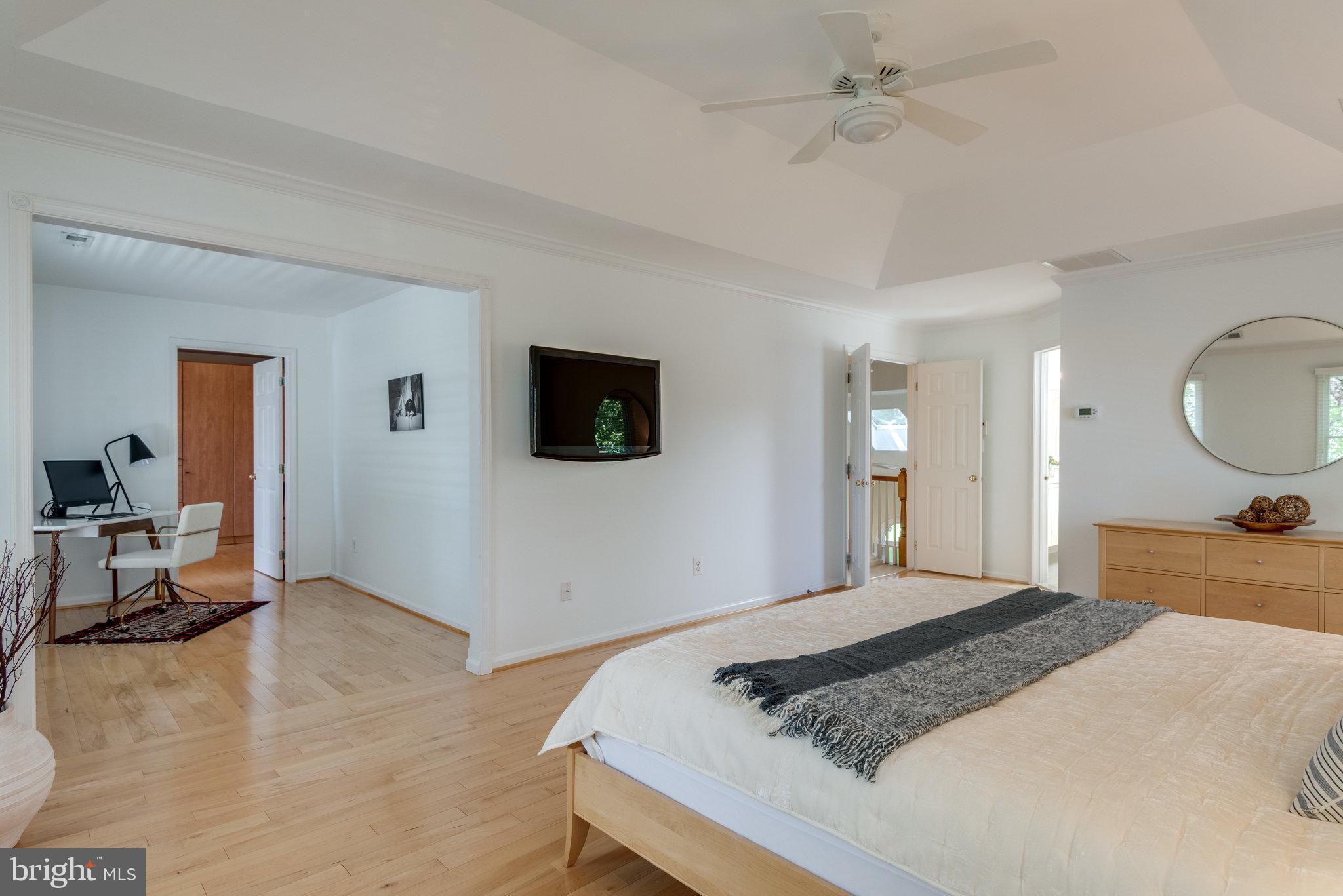 1326 Dasher Lane Reston, VA 20190 - Photo 33 of 91 Gallery Image 33