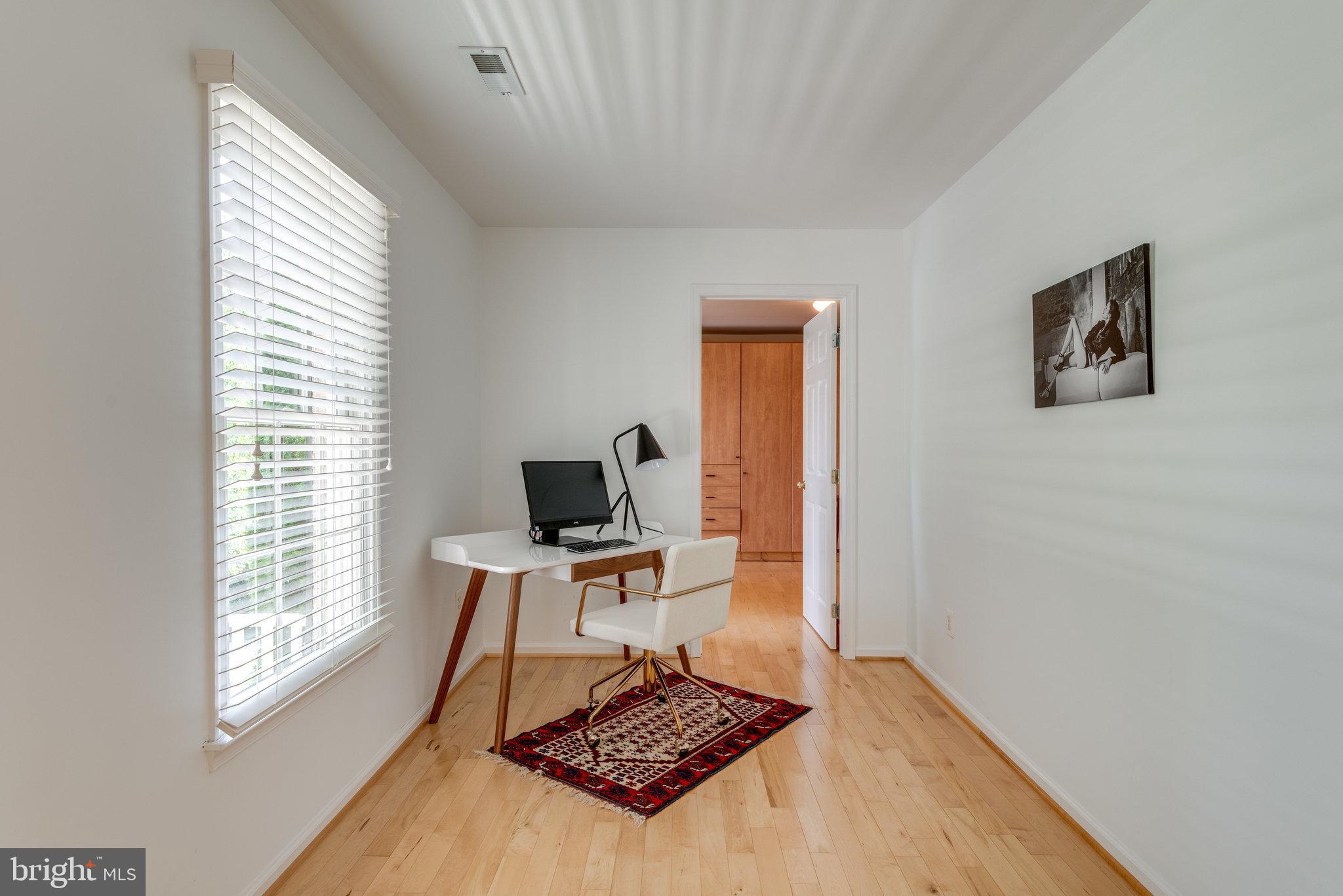 1326 Dasher Lane Reston, VA 20190 - Photo 34 of 91 Gallery Image 34