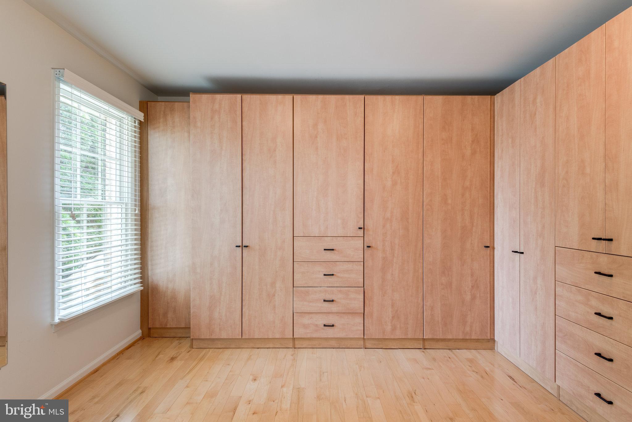 1326 Dasher Lane Reston, VA 20190 - Photo 35 of 91 Gallery Image 35