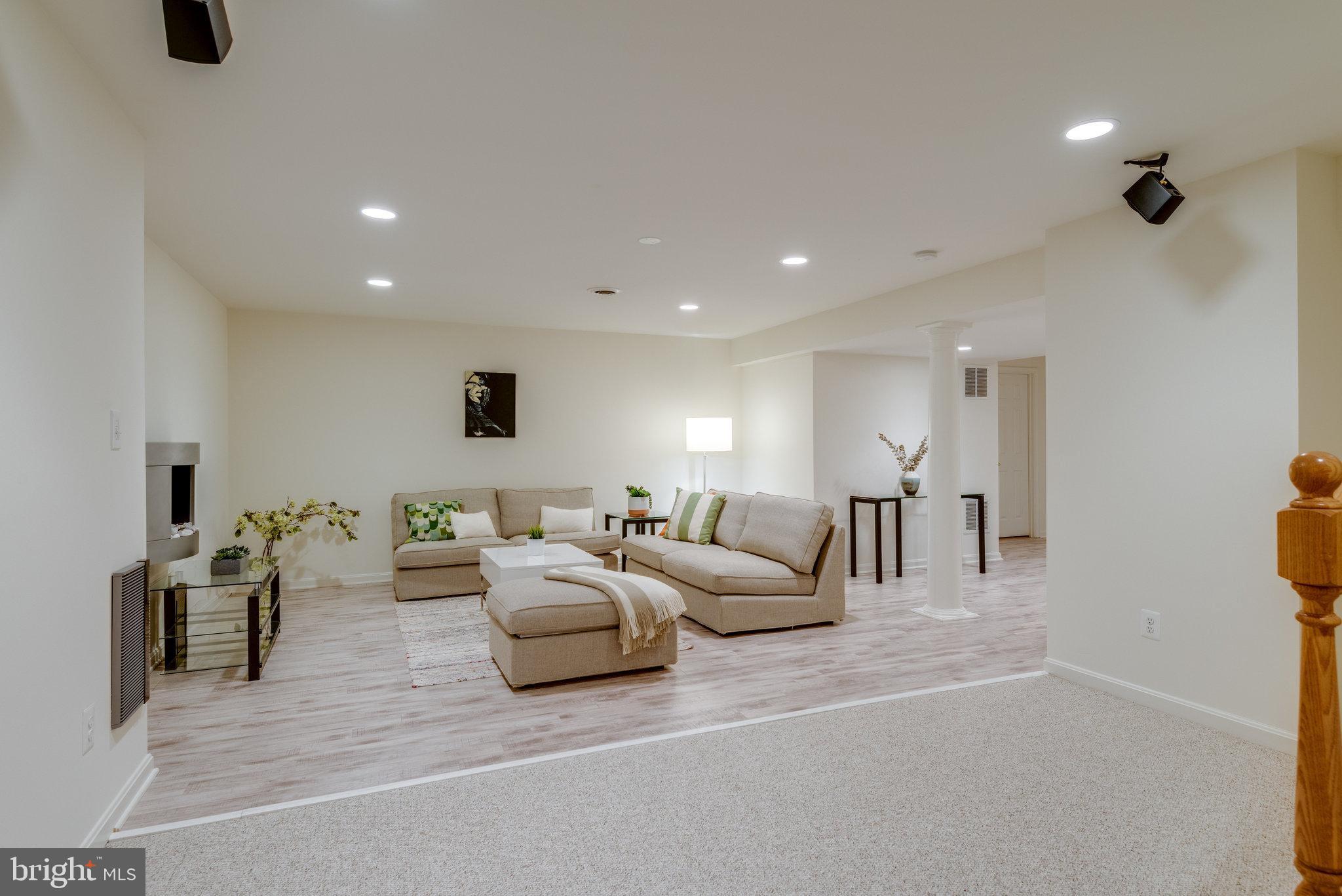 1326 Dasher Lane Reston, VA 20190 - Photo 56 of 91 Gallery Image 56