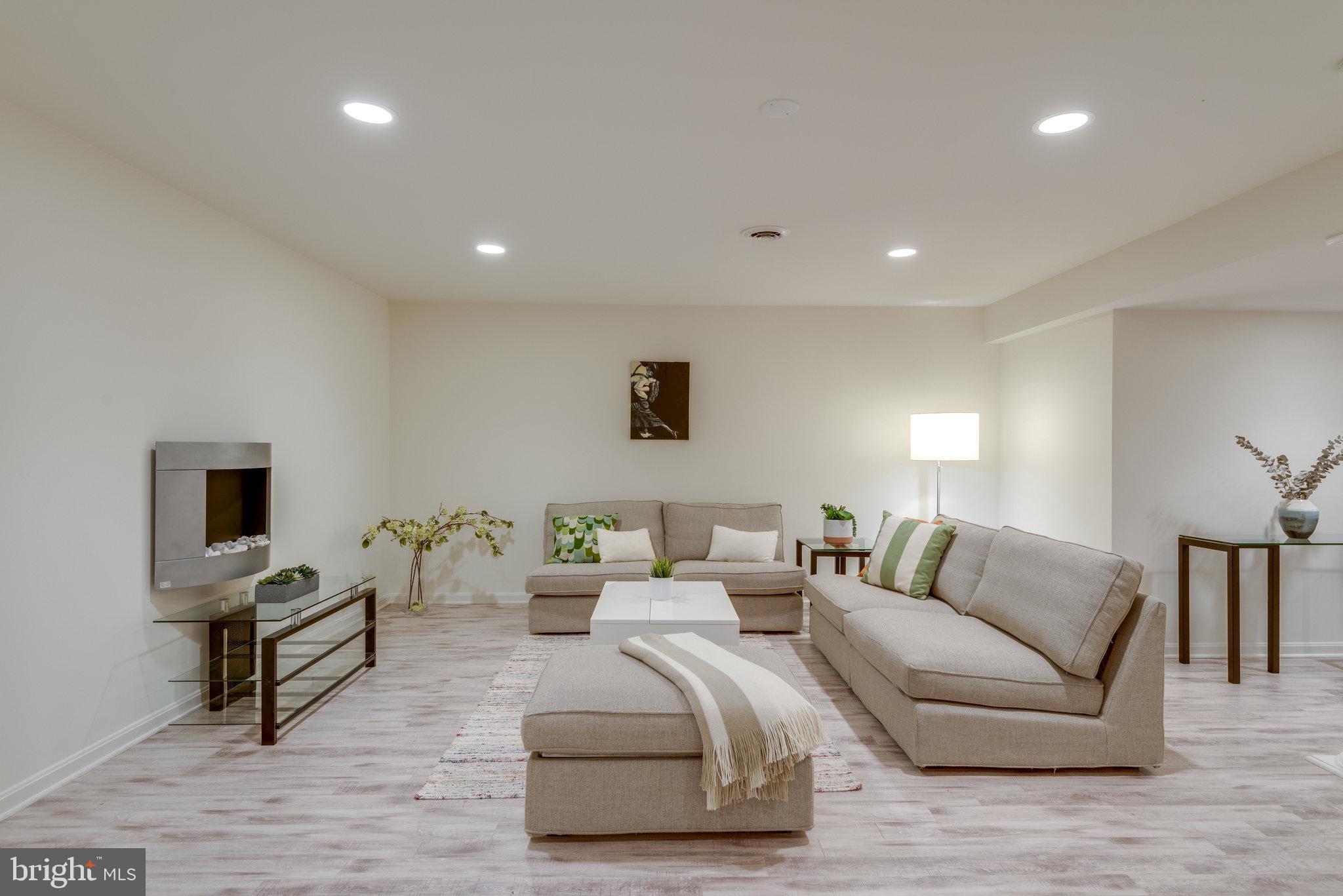1326 Dasher Lane Reston, VA 20190 - Photo 57 of 91 Gallery Image 57
