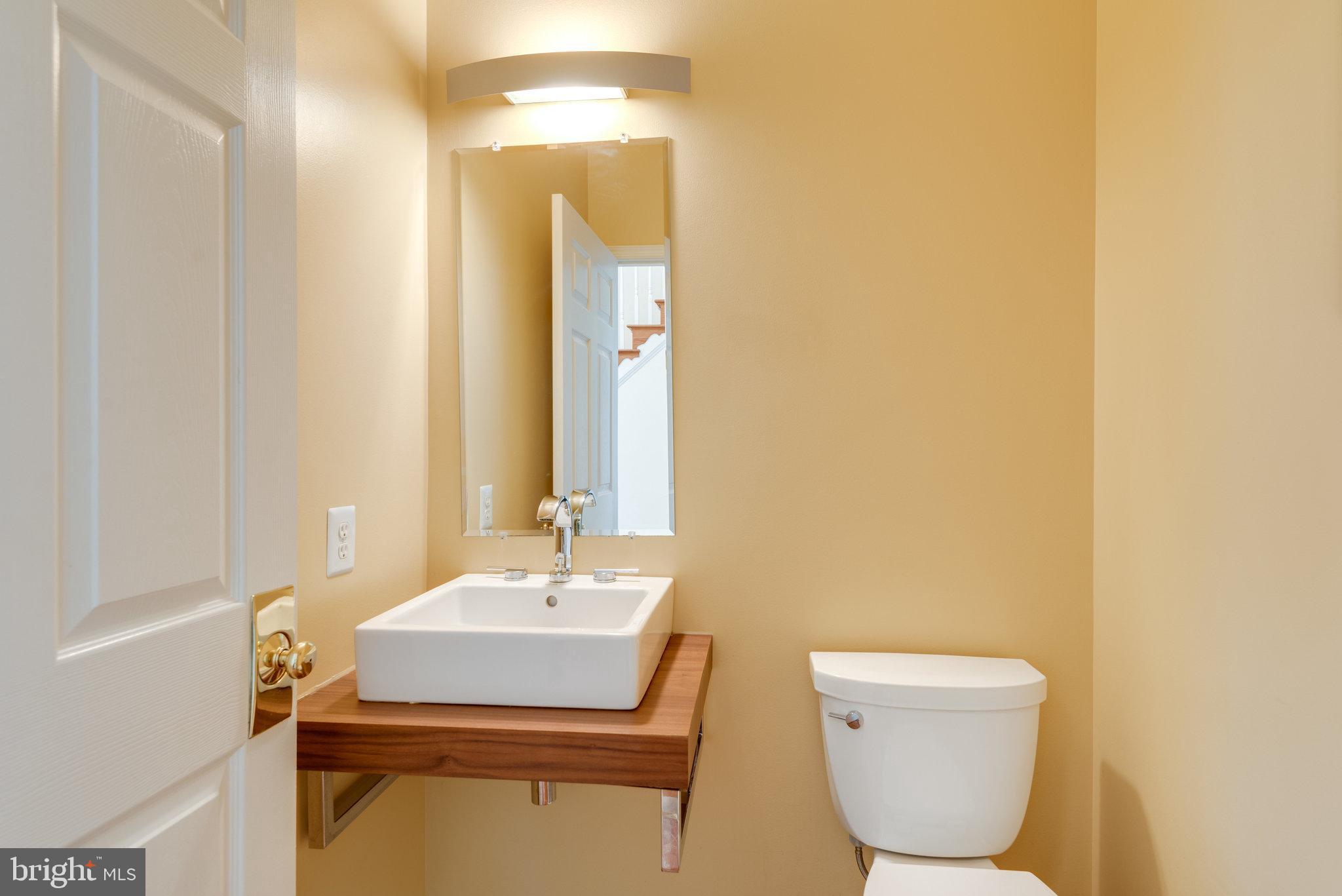 1326 Dasher Lane Reston, VA 20190 - Photo 10 of 91 Gallery Image 10