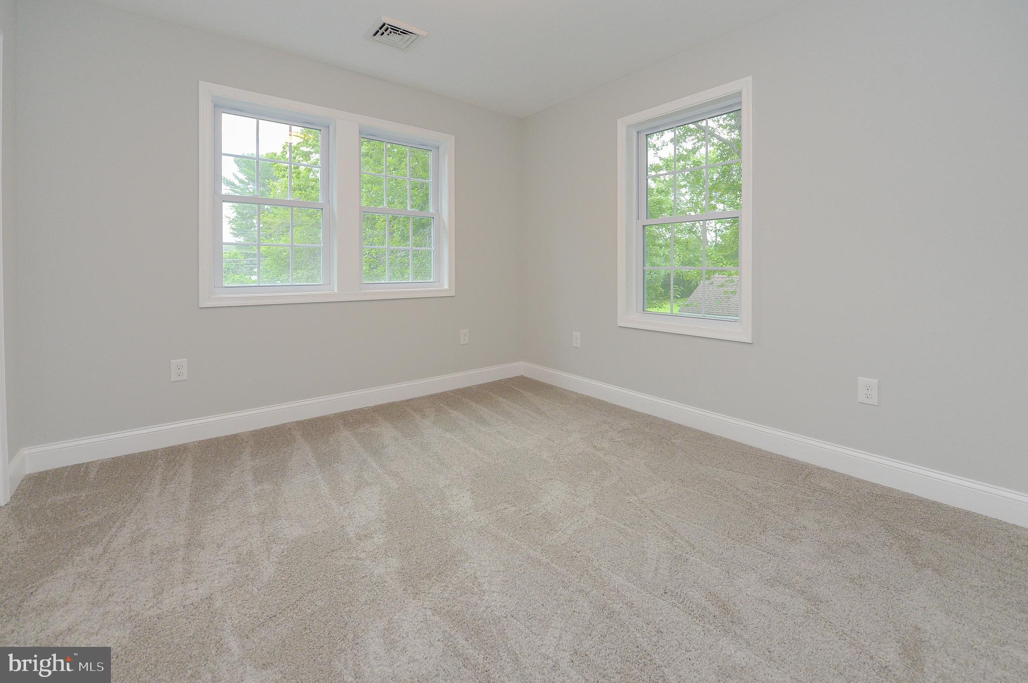 1564 New Rodgers Road Levittown, PA 19056 - Photo 17 of 30 Gallery Image 17