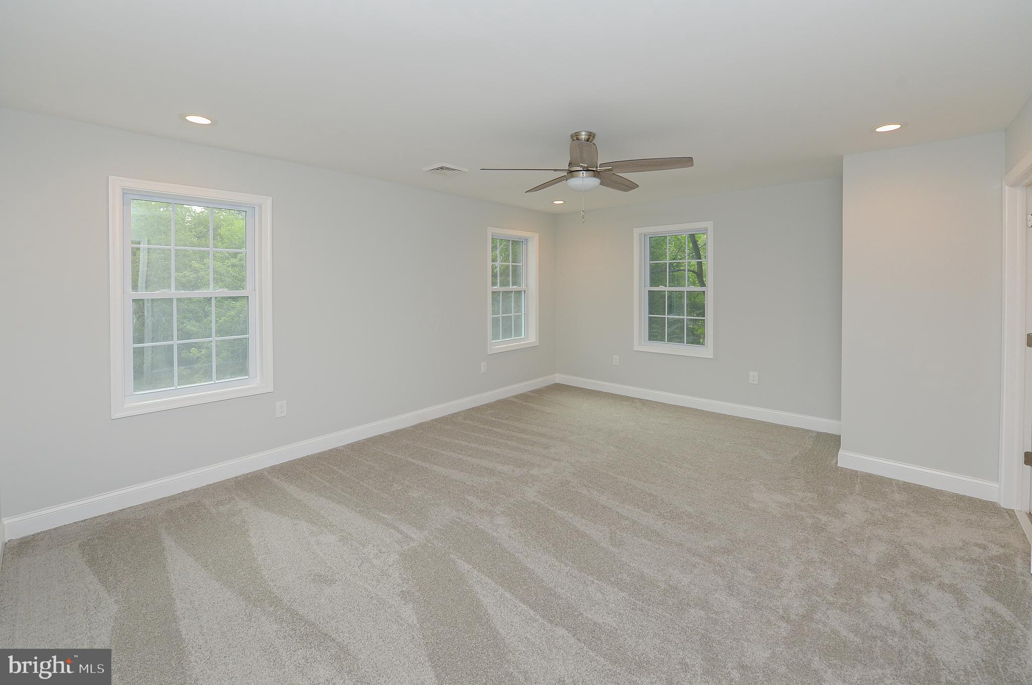 1564 New Rodgers Road Levittown, PA 19056 - Photo 21 of 30 Gallery Image 21