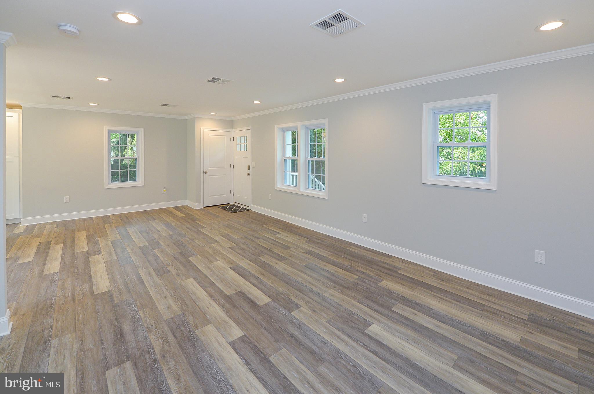 1564 New Rodgers Road Levittown, PA 19056 - Photo 10 of 30 Gallery Image 10