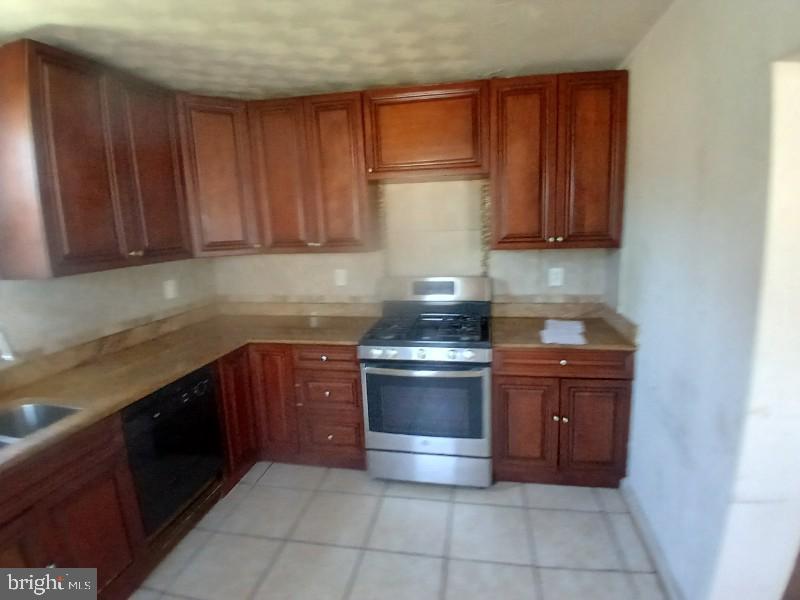 5203 Addison Road Capitol Heights, MD 20743 - Photo 8 of 12