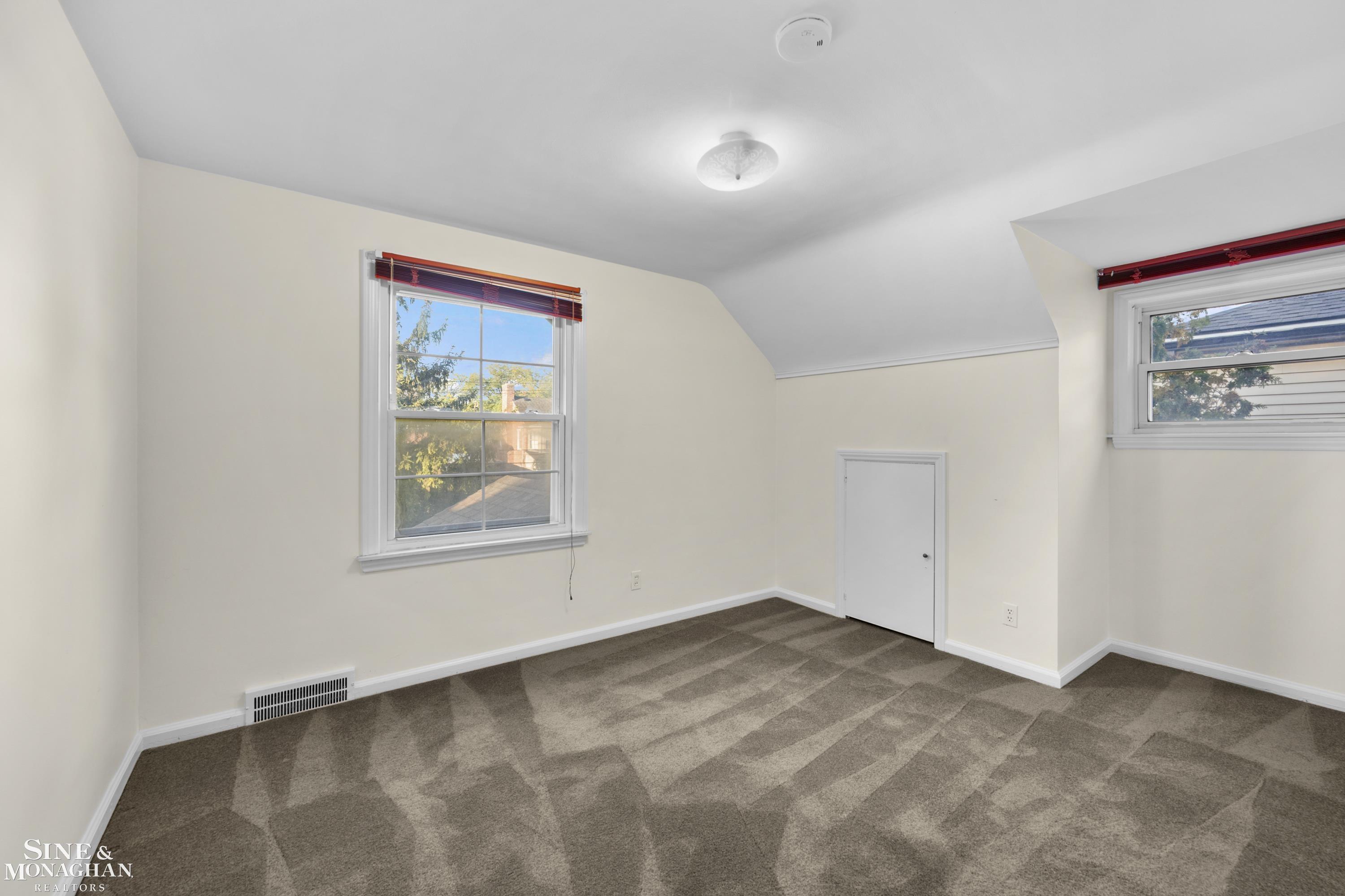 415 Lothrop Road Grosse Pointe Farms, MI 48236 - Photo 15 of 28