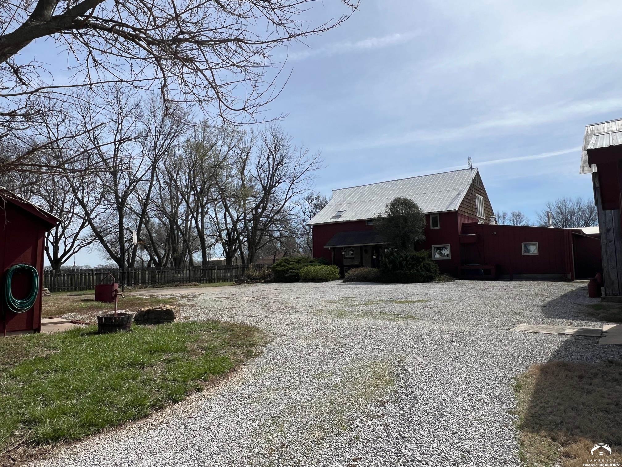 797 East 1217th Road Lawrence, KS 66047 - Photo 11 of 98