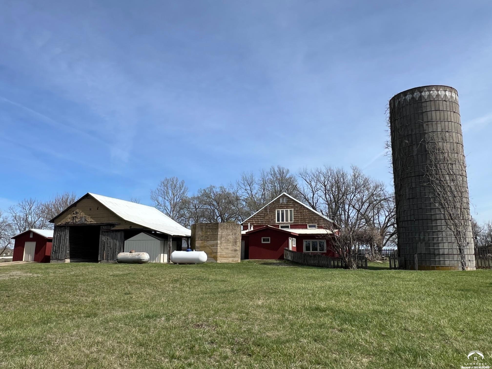 797 East 1217th Road Lawrence, KS 66047 - Photo 12 of 98