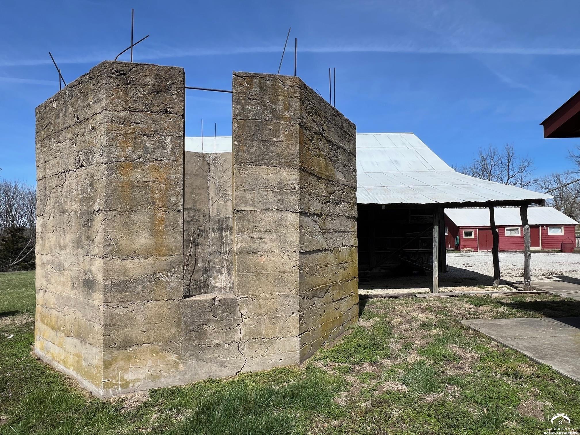 797 East 1217th Road Lawrence, KS 66047 - Photo 16 of 98