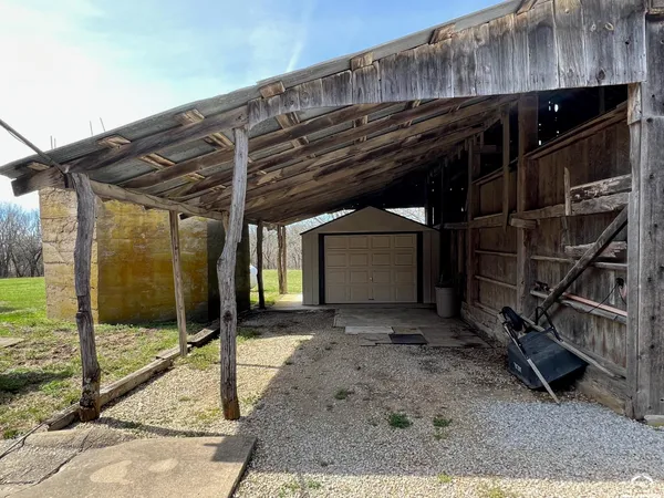 $599,000 | 797 East 1217th Road, Lawrence, KS 66047