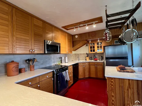 $599,000 | 797 East 1217th Road, Lawrence, KS 66047