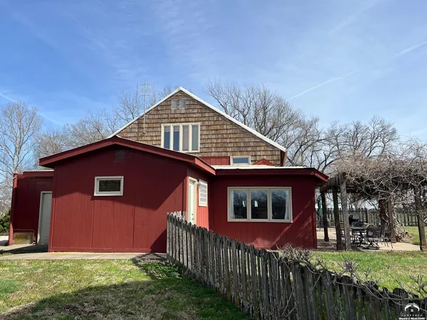 $599,000 | 797 East 1217th Road, Lawrence, KS 66047