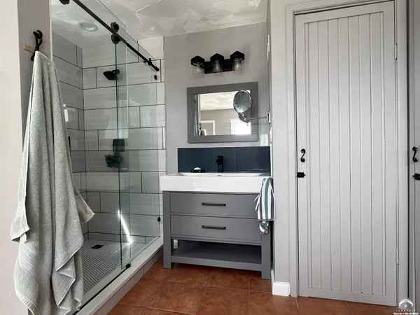 $599,000 | 797 East 1217th Road, Lawrence, KS 66047